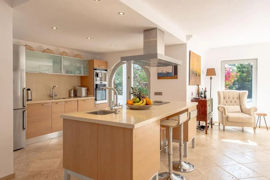 Beautiful Sea View Villa In Jondal San José