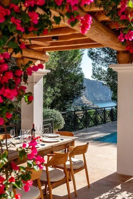 Beautiful Sea View Villa In Jondal San José
