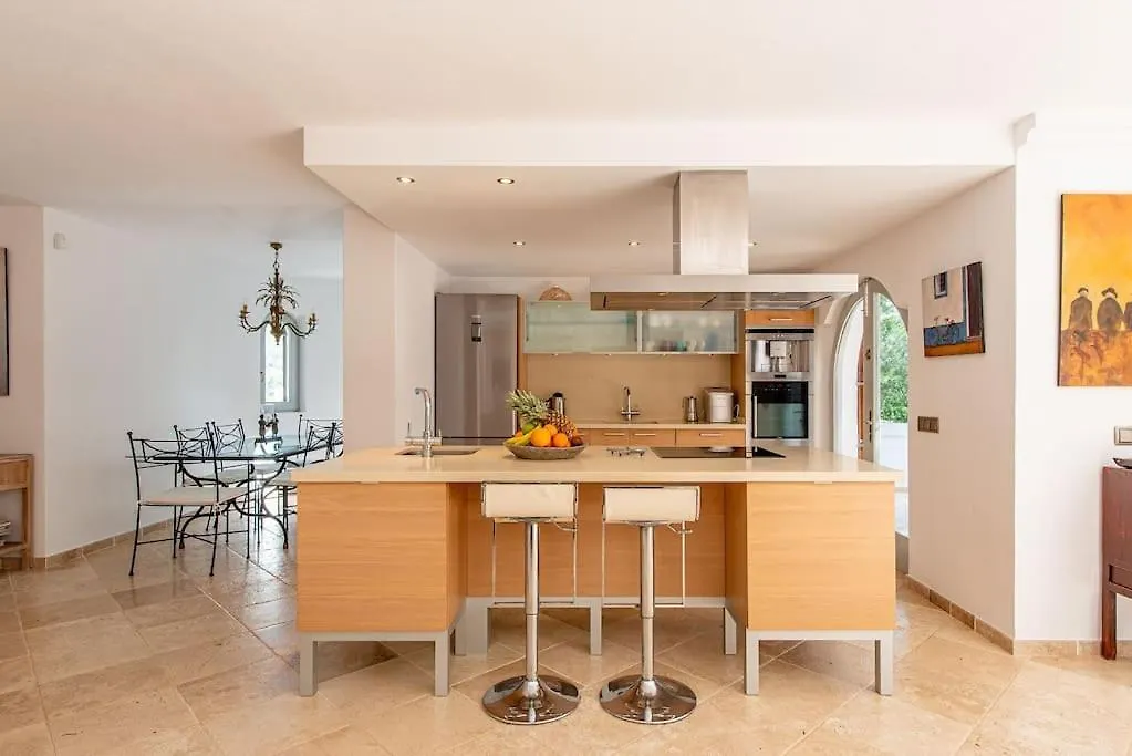 Beautiful Sea View Villa In Jondal San José