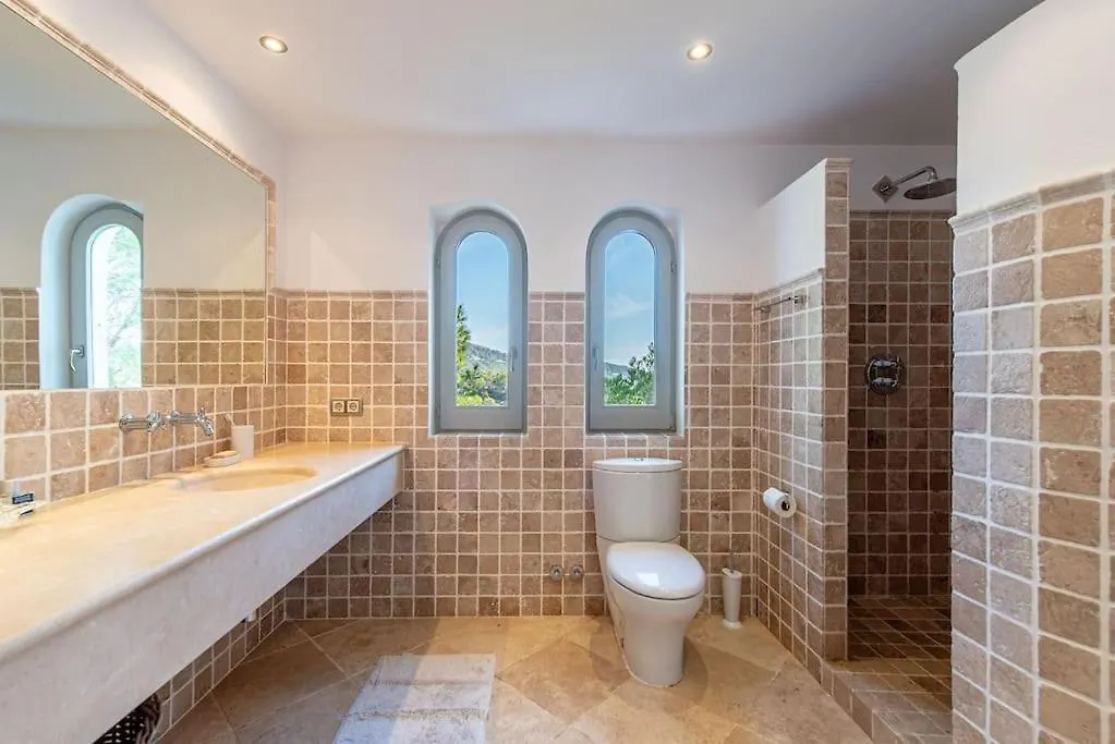 Beautiful Sea View Villa In Jondal San José